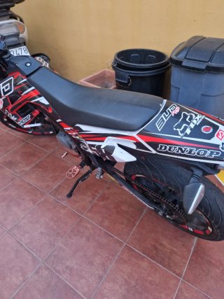 Derbi Senda SM 50 con piezas de recambio