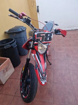 Derbi Senda SM 50 con piezas de recambio