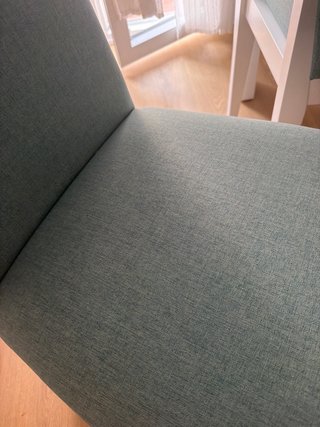 Mesa extensible blanca y 4 sillas
