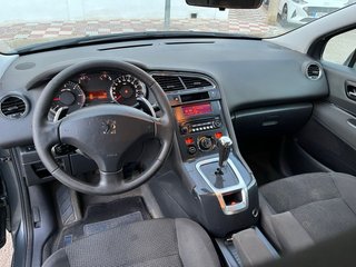 Peugeot 5008 2013