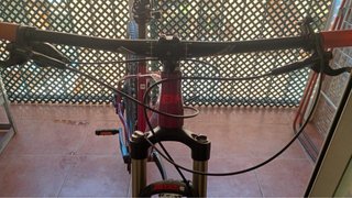 Bicicleta de montaña roja