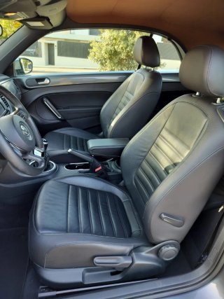 Volkswagen Beetle cabrio Karmann impecable.