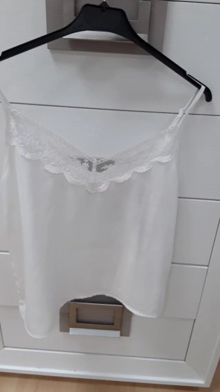 Blusa blanca con encaje