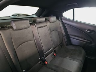 Lexus UX 2.0 300h UX Plus