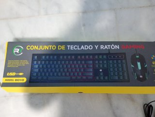 Teclado y Ratón Gaming R Modelo 8010 (Luces Led)