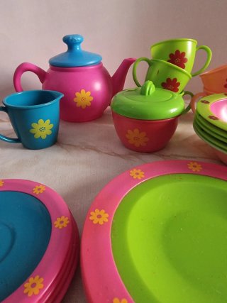 Juego de té infantil platos y cubiertos