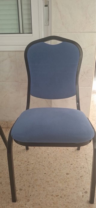Sillas de eventos azul y negro