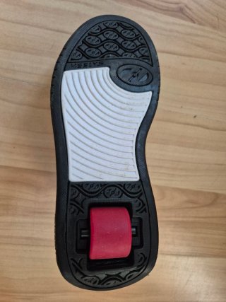 Zapatillas Heelys con ruedas Talla 33