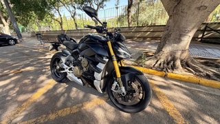 Ducati Streetfighter V4S Negra