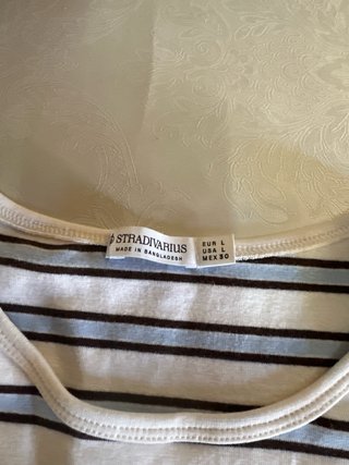 Camiseta Stradivarius Rayas Azul y Blanco