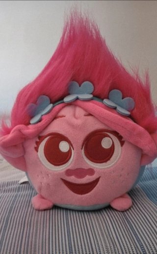 Peluche Poppy del film "Trolls".