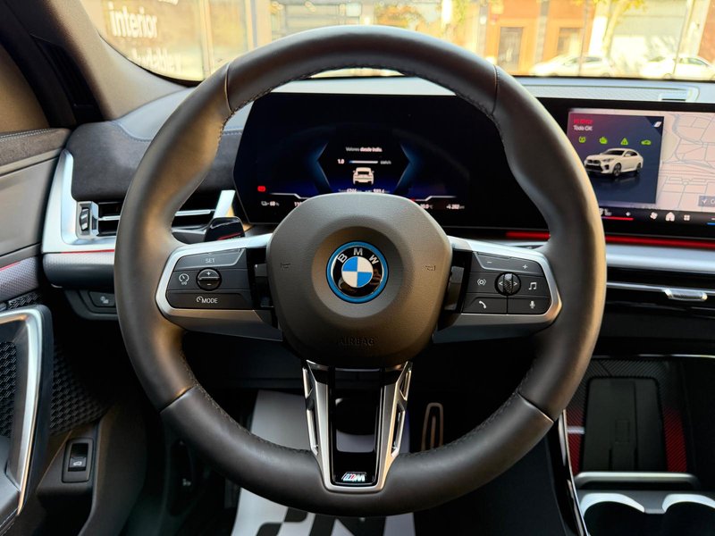 BMW iX2 2025, foto 10
