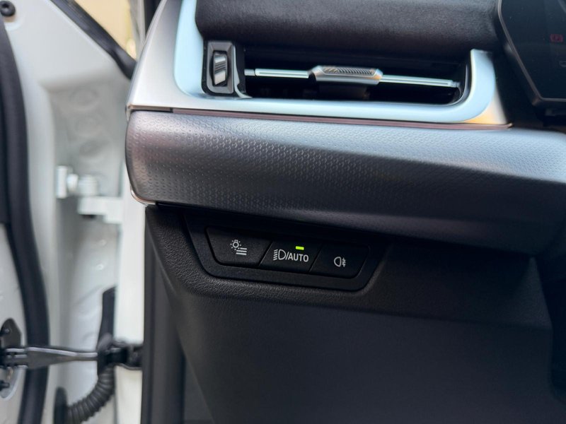 BMW iX2 2025, foto 19