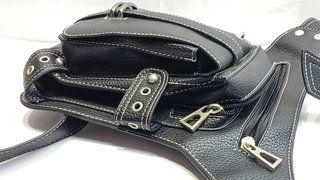 Bolso De Pierna Steampunk De Negro con Remaches -
