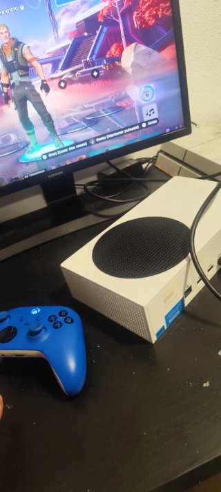 Xbox Series S Blanca con Mando Azul