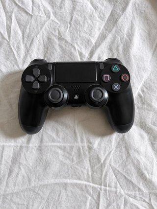 PS4 Pro Negra + 2 Mandos + FIFA 23