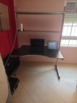 Escritorio de oficina metálico y madera