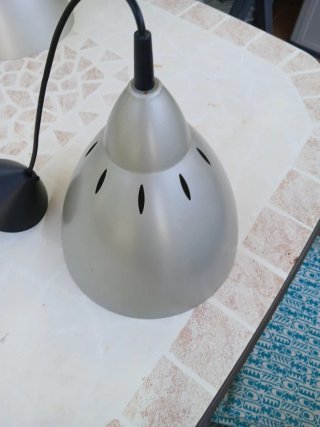 Lámpara de cocina colgante cónica beige y negra