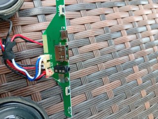Scheda audio con batteria e altoparlanti