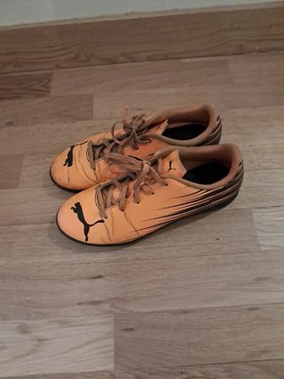 Zapatos de fútbol Puma Talla 38.5