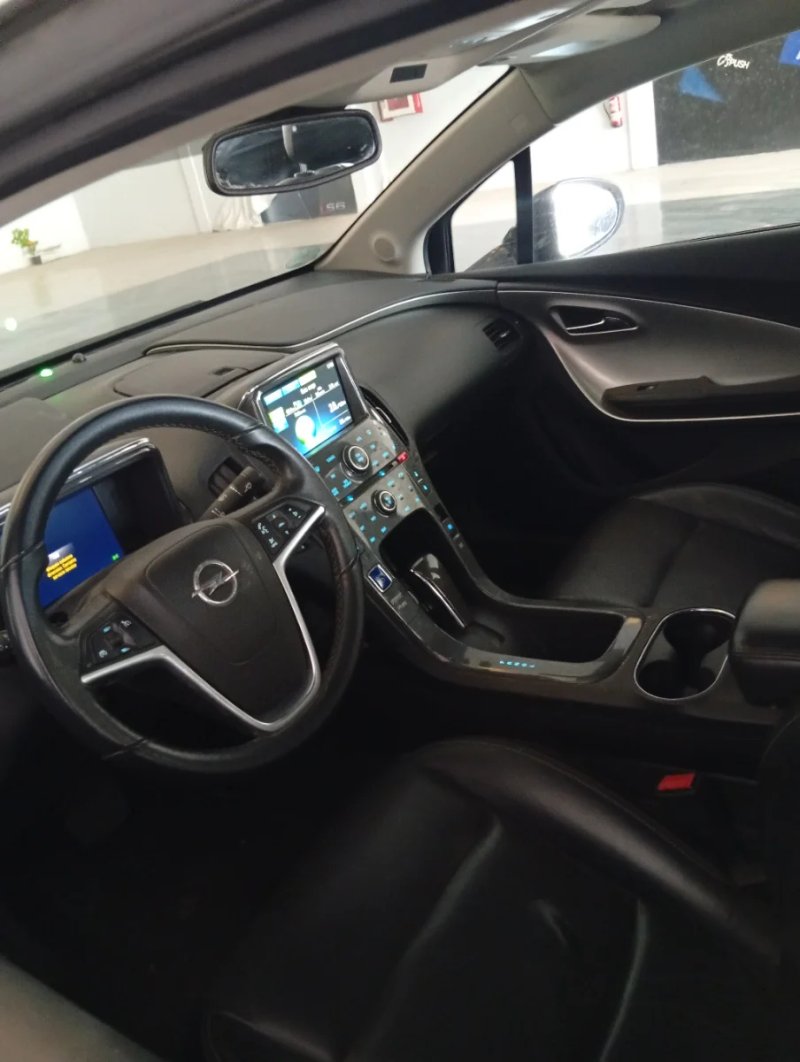 Opel Ampera 2011, foto 5