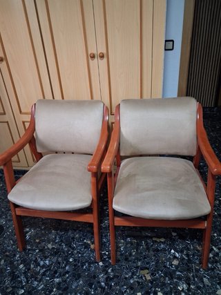 2 Sillones de madera y tela beige/champan
