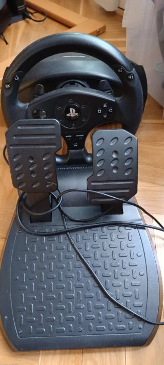 Volante y Pedales PS4 Thrustmaster