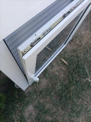 Ventana  pvc oscilo abatible
