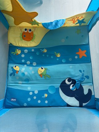 Parque infantil Chicco azul con juguetes