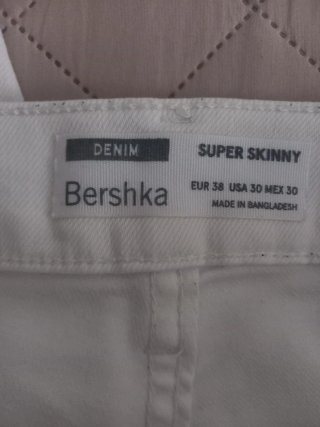 Pantalón chico Bershka  Talla 38