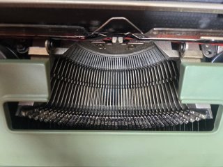 Máquina de escribir Olivetti Studio 46