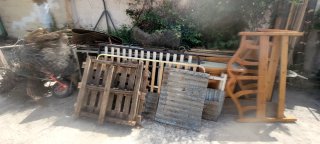 Lote estanterías metálicas y cabeceros.