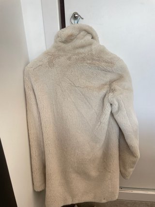 Chaqueta pelo beige Pull&Bear