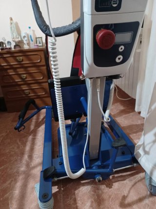 Cama articulada eléctrica hospitalaria