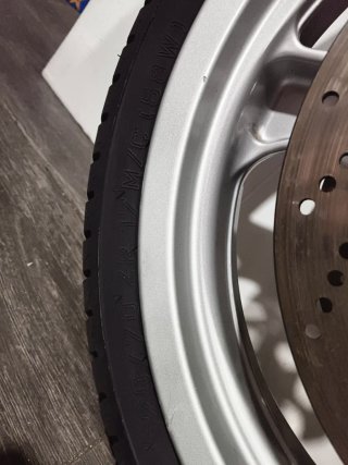Rueda delantera BMW R850R