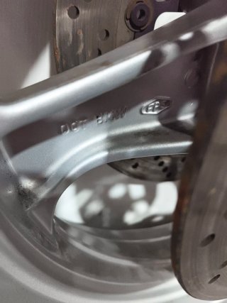 Rueda delantera BMW R850R