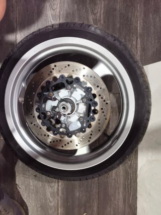 Rueda delantera BMW R850R