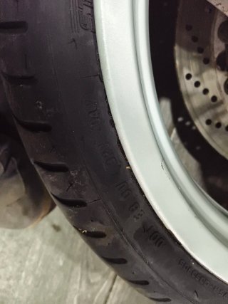 Rueda delantera BMW R850R