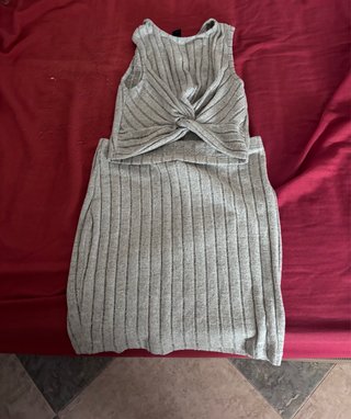 Conjunto dos piezas gris canalé