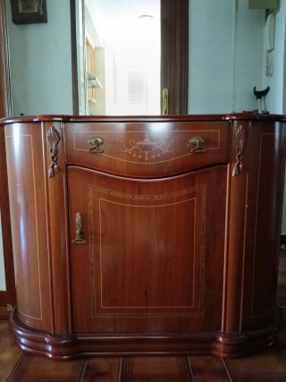Mueble de entrada con espejo