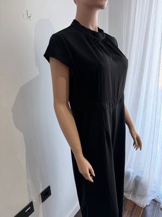 Mono negro elegante
