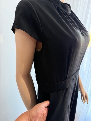 Mono negro elegante