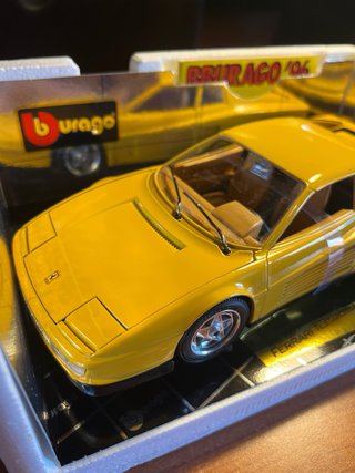 Bburago Ferrari Testarossa 1984 1/18 + Libro