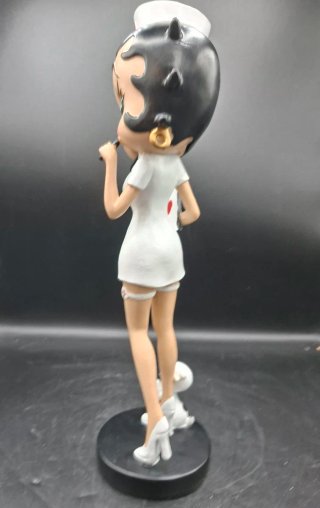 Figura en resina de Betty Boop Enfermera y Pudgy.