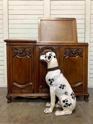 Mueble de madera tallada. Calidad. Antiguo