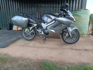 Honda VFR-800 VTEC gris
