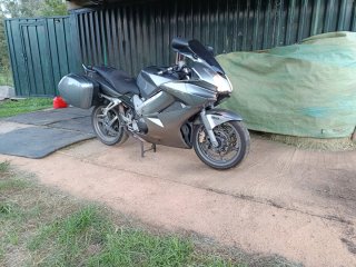 Honda VFR-800 VTEC gris