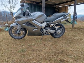Honda VFR-800 VTEC gris