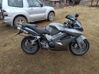 Honda VFR-800 VTEC gris