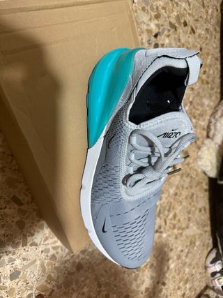 Nike Air 270 Talla 44 Gris/Blanco